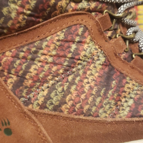 Bearpaw Boots - Picture 5 of 6